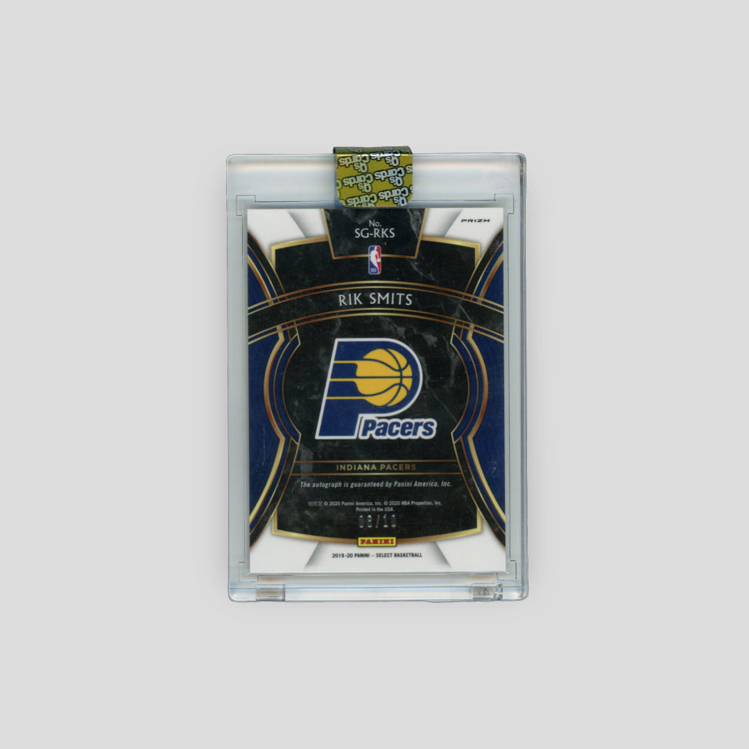 2019-20 Panini Select Rik Smits Auto Gold /10 - Q's Cards