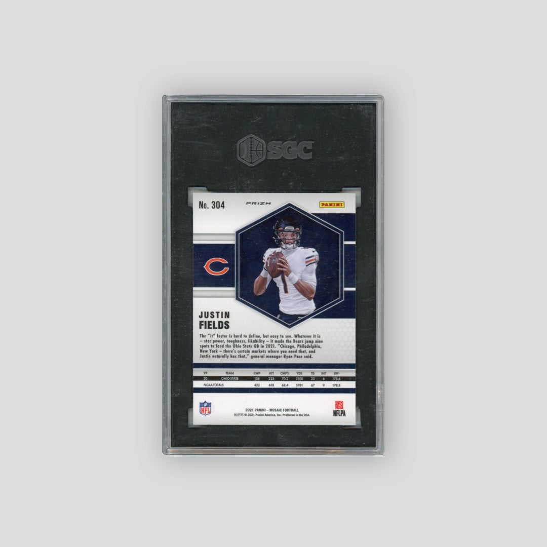 2021 Panini Mosaic Justin Fields Prizm Green SGC 9.5 RC #304