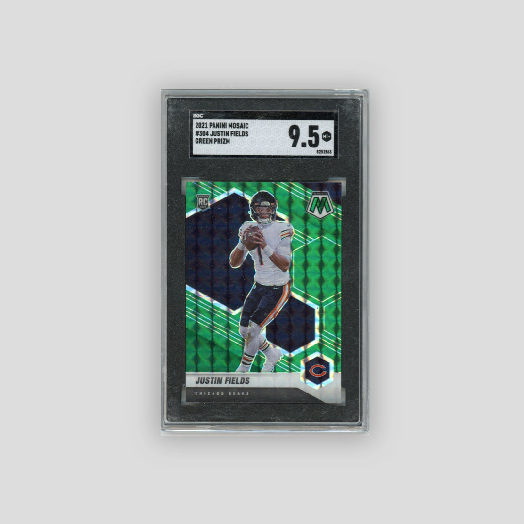2021 Panini Mosaic Justin Fields Prizm Green SGC 9.5 RC #304