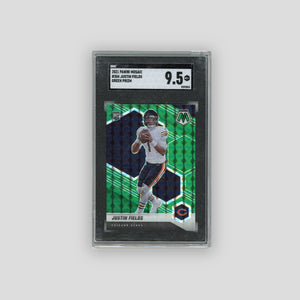 2021 Panini Mosaic Justin Fields Prizm Green SGC 9.5 RC #304